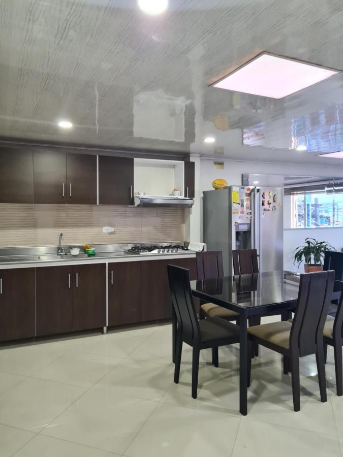 Hotel Casa Huesped Kiwi Богота Экстерьер фото