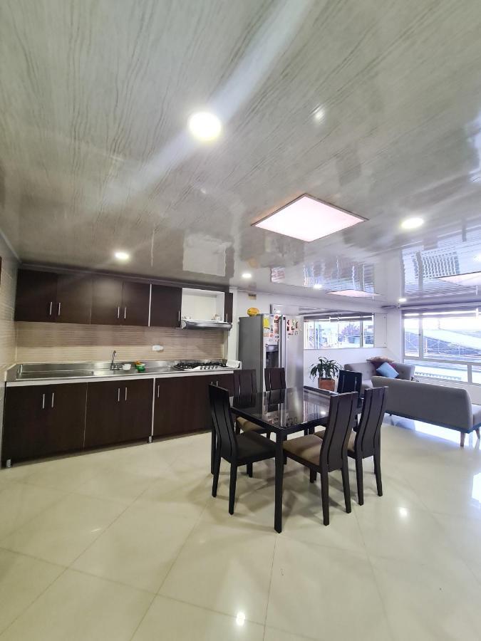 Hotel Casa Huesped Kiwi Богота Экстерьер фото